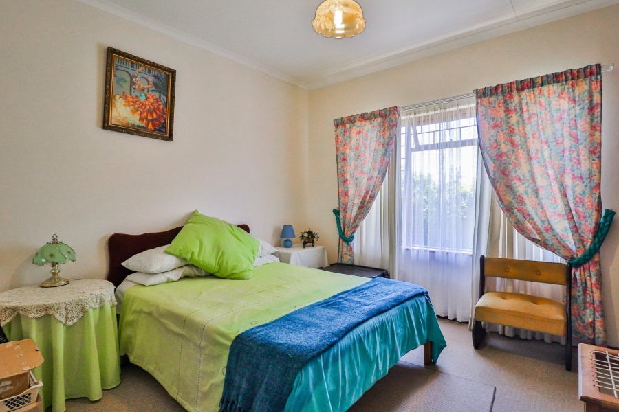 5 Bedroom Property for Sale in Bayview Western Cape